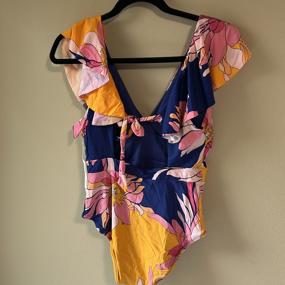 Trina Turk  One Piece Swimsuit sz 8 Breeze Ruffle V-Neck Plunge Tropical NEW - Picture 8 of 9